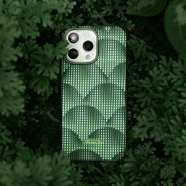 Карбоновий тонкий чохол Pitaka Ultra-Slim Case Photosynthesis Forest Green для iPhone 16 Plus